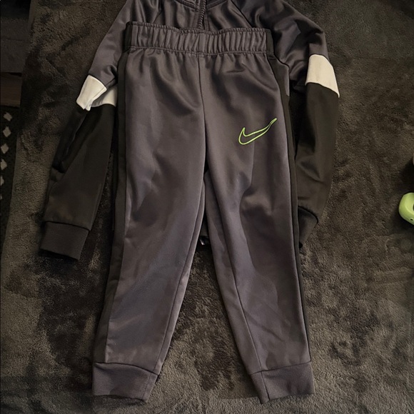Nike Black and Dark Gray Jacket with Neon Green Logo - Picture 2 of 2
